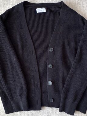 Old Navy Black V‑Neck Button Front Cardigan